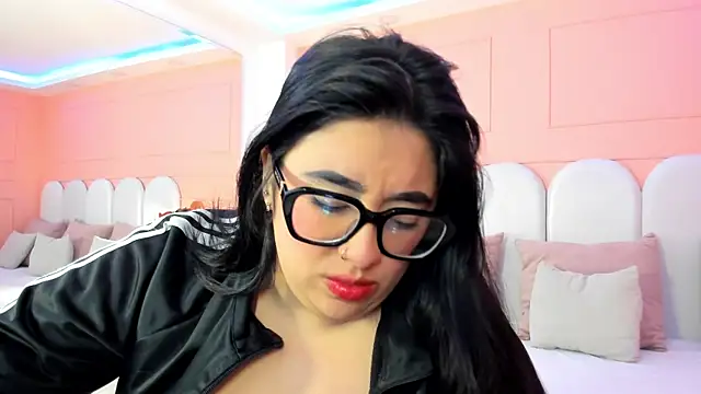 Snapshot of maite_graay chatting on July 22, 1:03 pm maite graay online show from July 22, 1:03 pm