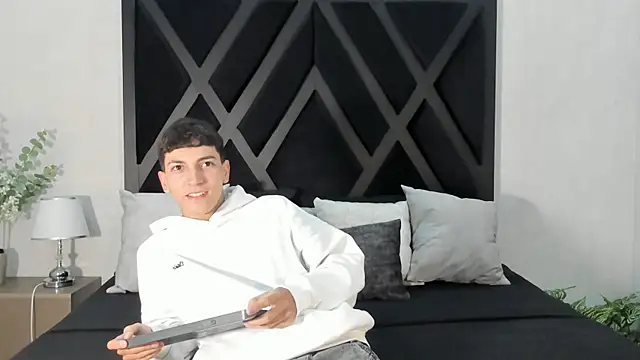 Snapshot of Gian_Rossi chatting on June 19, 11:14 am Gian Rossi online show from June 19, 11:14 am