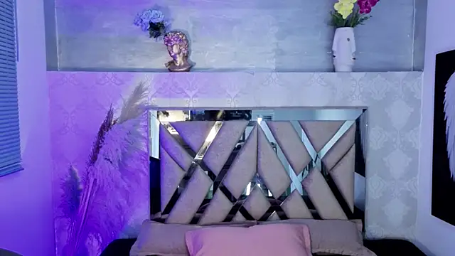 Snapshot of zarina_winslow chatting on July 14, 8:25 pm zarina winslow online show from July 14, 8:25 pm