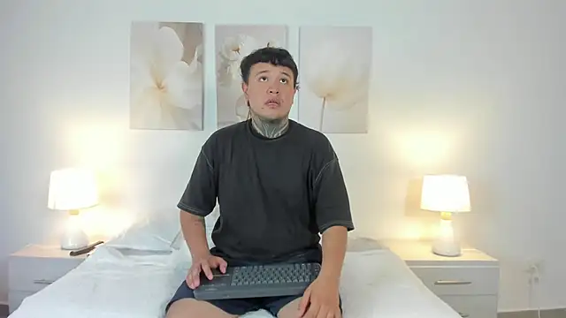 Snapshot of burning_diamond__ chatting on July 14, 10:15 pm burning diamond online show from July 14, 10:15 pm