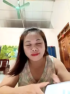 Snapshot of -Piieo11- chatting on May 27, 2:03 pm -Piieo11- online show from May 27, 2:03 pm
