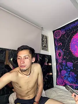 Yizz 20 online show from June 24, 3:49 am