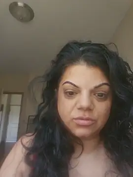 habibiforyou81 online show from May 29, 1:20 pm