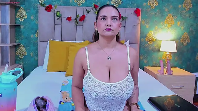 Snapshot of SamyPrincexx chatting on November 26, 8:43 pm SamyPrincexx online show from November 26, 8:43 pm