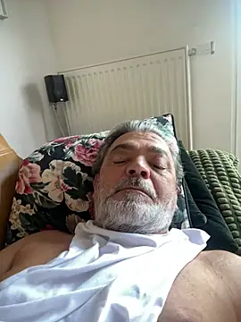 Snapshot of ramoon1965 chatting on June 23, 4:43 am ramoon1965 online show from June 23, 4:43 am