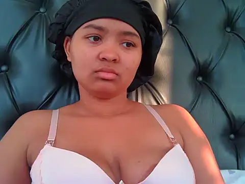 indianaphrodite1 online show from June 14, 5:31 am