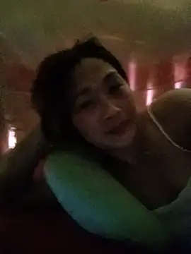 Snapshot of Mia-mia12 chatting on May 30, 6:43 am Mia-mia12 online show from May 30, 6:43 am