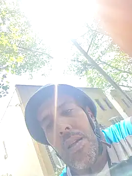 Snapshot of mikey2840 chatting on July 17, 3:29 pm mikey2840 online show from July 17, 3:29 pm
