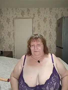 Snapshot of Sweet19-68 chatting on June 6, 8:52 am Sweet19-68 online show from June 6, 8:52 am
