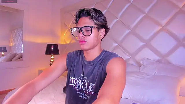 MarcoDeluxxe online show from May 29, 11:52 am
