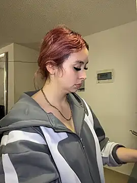 Snapshot of Sophia_LuxxX chatting on June 10, 7:57 pm Sophia LuxxX online show from June 10, 7:57 pm