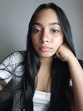 xcleila online show from July 8, 2:27 am