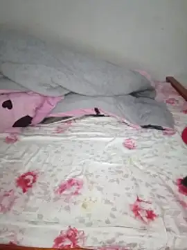 creamiequeen online show from June 15, 10:23 pm