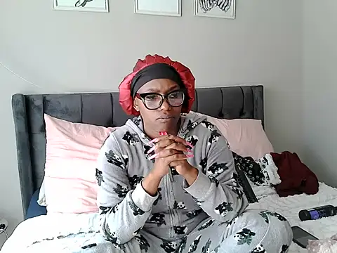 MissLaToYa online show from June 29, 12:05 pm