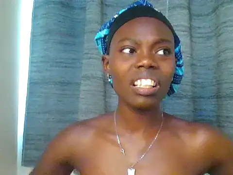 Snapshot of Sweet_quincy chatting on July 9, 9:35 am Sweet quincy online show from July 9, 9:35 am