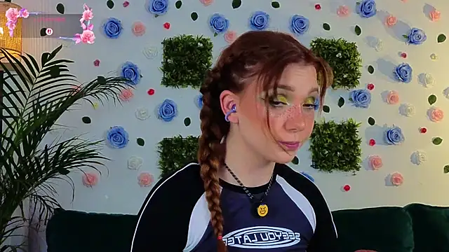 Snapshot of justmeavery chatting on May 29, 1:03 am justmeavery online show from May 29, 1:03 am