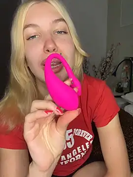 MilaaXOO online show from July 18, 7:56 am