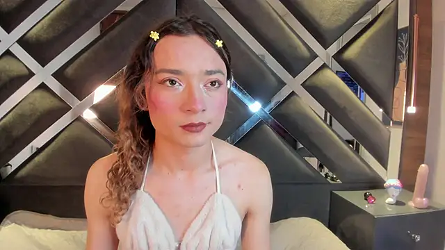 Snapshot of SeleneValmont chatting on June 16, 5:59 pm SeleneValmont online show from June 16, 5:59 pm