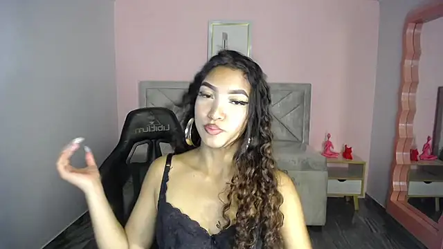 Snapshot of CamilaVixen_ch chatting on July 4, 8:26 pm CamilaVixen ch online show from July 4, 8:26 pm