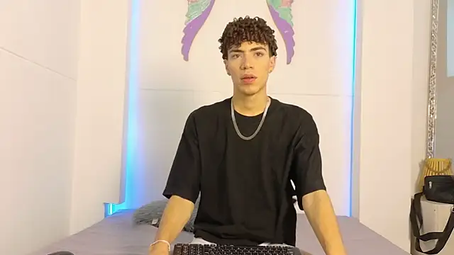 Monyel Blake online show from July 4, 1:17 pm