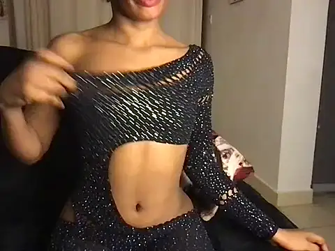 Snapshot of kiki_sexxy chatting on July 4, 8:37 pm kiki sexxy online show from July 4, 8:37 pm