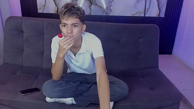 nico naughtyboy online show from May 31, 12:30 am