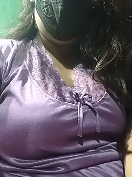Snapshot of Curvy_Somya chatting on May 30, 3:36 am Curvy Somya online show from May 30, 3:36 am