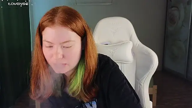 YourGingerCute online show from May 31, 9:38 am