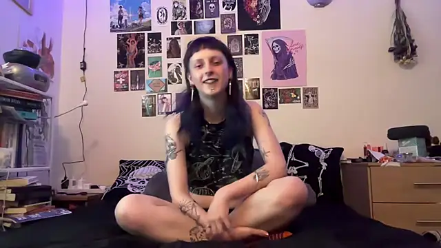 Snapshot of batzy666 chatting on May 29, 12:25 pm batzy666 online show from May 29, 12:25 pm