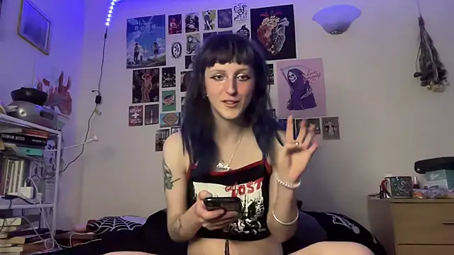 batzy666 online show from June 8, 10:37 am