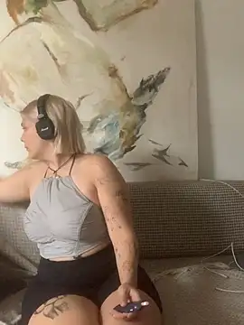 Ella Bloom online show from June 12, 9:52 am