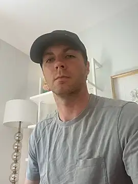 bennyh1998 online show from May 28, 3:31 pm