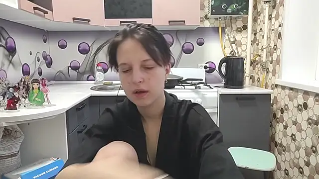 Snapshot of Saranade chatting on June 13, 5:33 pm Saranade online show from June 13, 5:33 pm