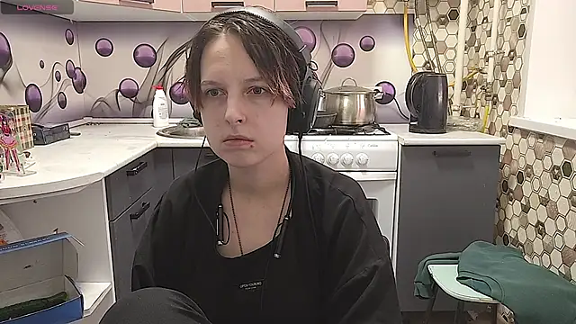 Snapshot of Saranade chatting on June 26, 5:17 pm Saranade online show from June 26, 5:17 pm