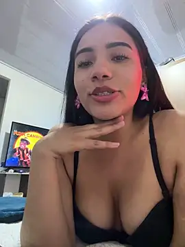 Snapshot of Caro_Mildrey chatting on July 2, 3:34 am Caro Mildrey online show from July 2, 3:34 am