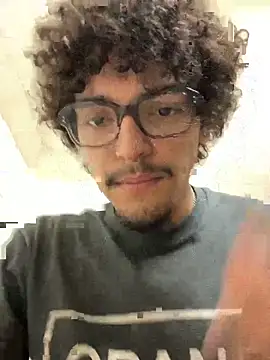 Uhhyuhhhhh online show from May 29, 3:15 am