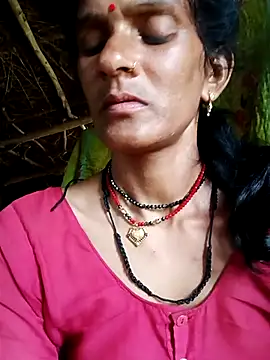 Snapshot of Cut_umang74 chatting on July 20, 10:39 am Cut umang74 online show from July 20, 10:39 am