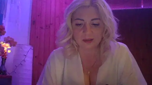 LunaaKiss online show from June 1, 10:11 pm