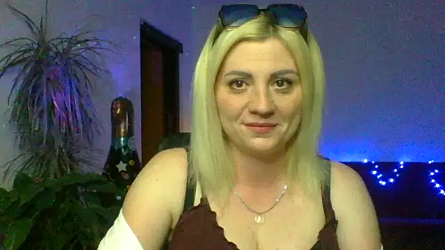 LunaaKiss online show from June 27, 7:41 pm