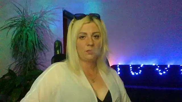 LunaaKiss online show from June 30, 9:16 pm
