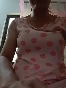 Snapshot of -Maya-a chatting on June 22, 3:25 am -Maya-a online show from June 22, 3:25 am