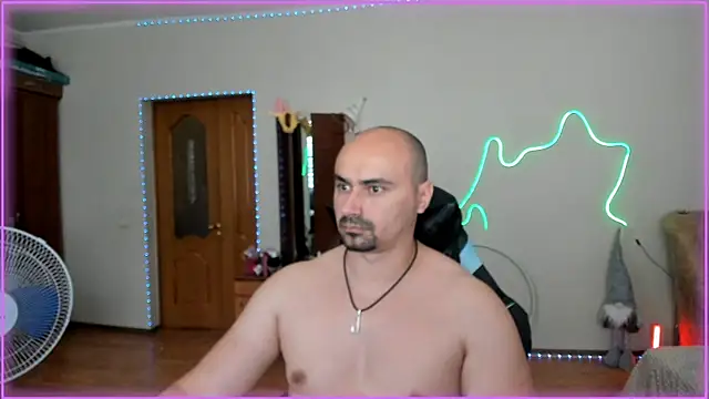 -SexyDaddy- online show from June 13, 9:18 am