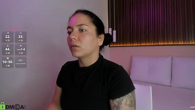 Snapshot of rebecaa_grey chatting on July 4, 2:01 pm rebecaa grey online show from July 4, 2:01 pm