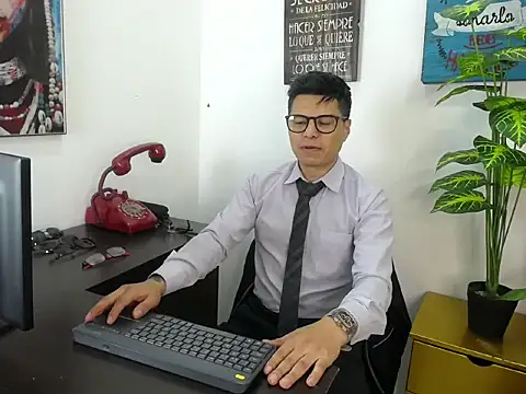 AquilesTaylor online show from June 24, 12:26 pm