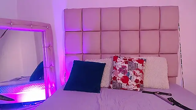 Victoria Fisher online show from August 3, 8:23 pm