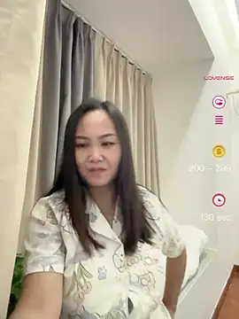 Snapshot of yinghua2026 chatting on June 1, 1:57 pm yinghua2026 online show from June 1, 1:57 pm