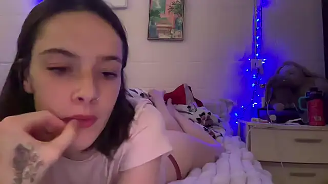 Faithluvv05 online show from June 1, 11:50 pm