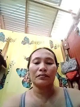Snapshot of Queenslay chatting on June 17, 2:14 am Queenslay online show from June 17, 2:14 am