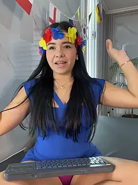 ValentinaLuciana online show from June 18, 3:38 pm