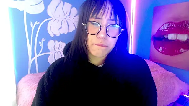 eli doll online show from July 8, 11:15 am